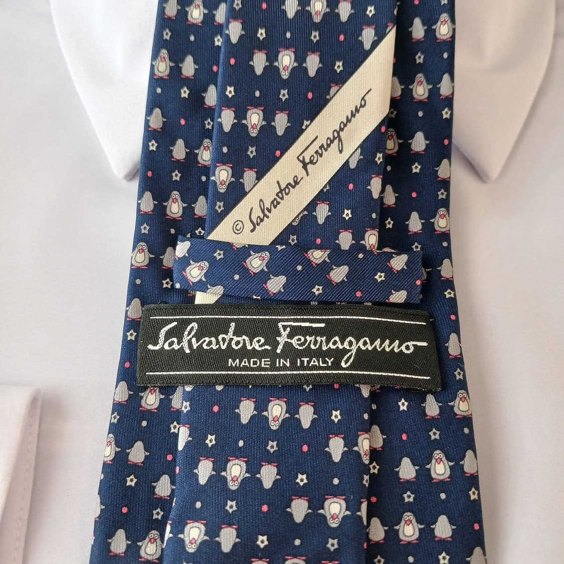 페라가모 실크 네이비 펭귄 패턴 넥타이 9cm A등급 A19234
 상품이미지6