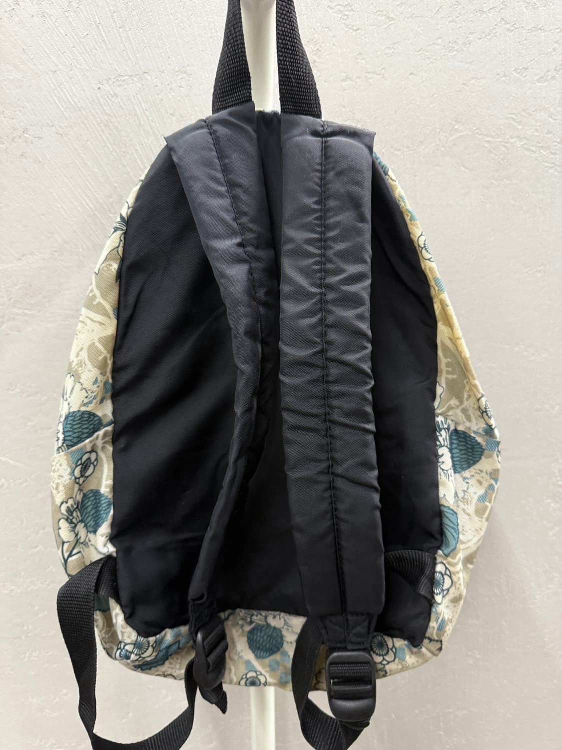 이스트팩 플로럴 패턴 백팩 상품이미지3
