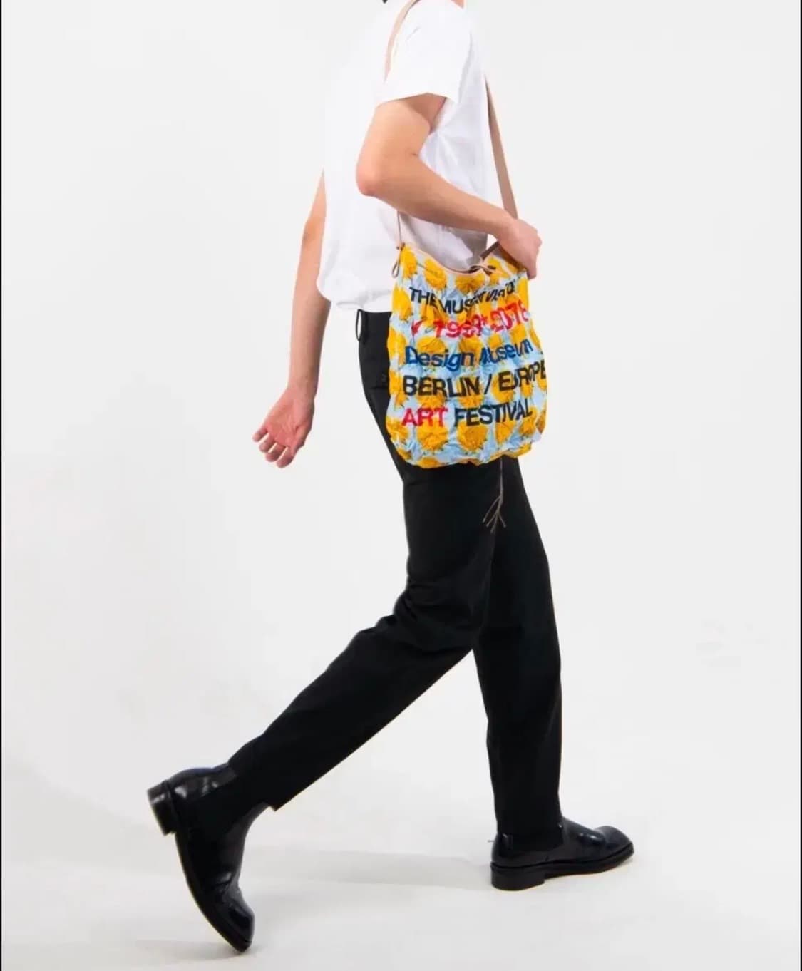 더뮤지엄비지터 플라워 토트백 상품이미지3