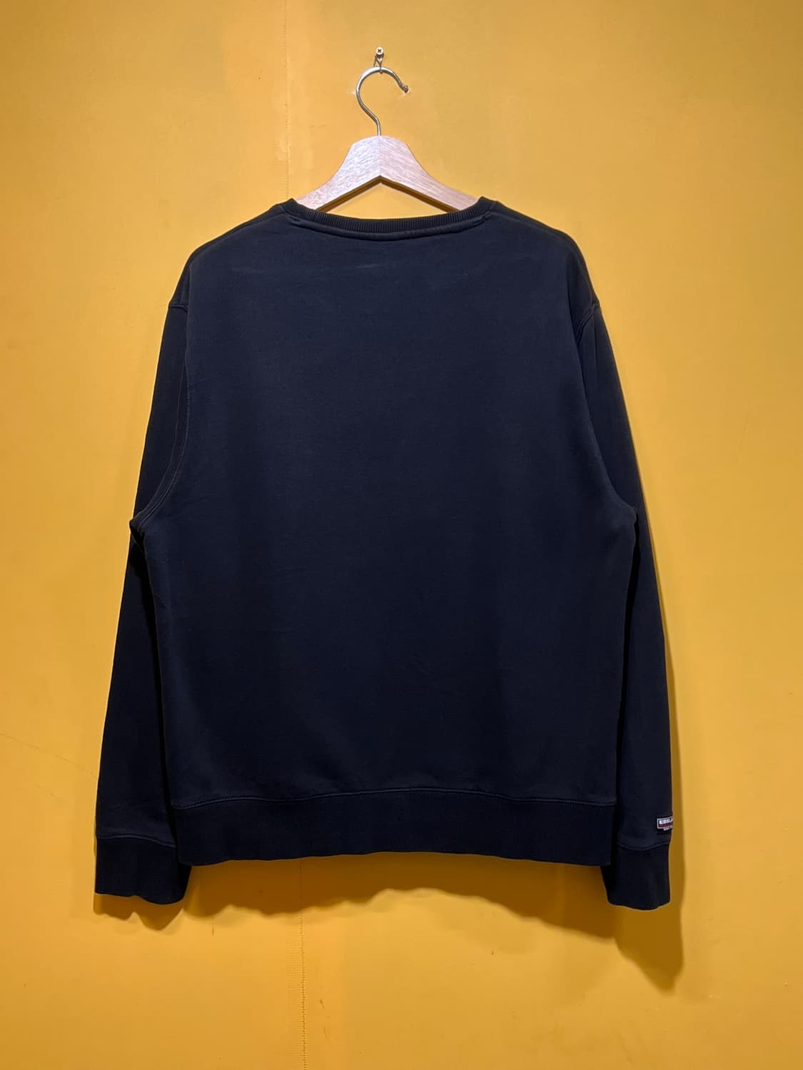 [L] 커클랜드 로고 크루넥 맨투맨 굿즈 상품이미지8