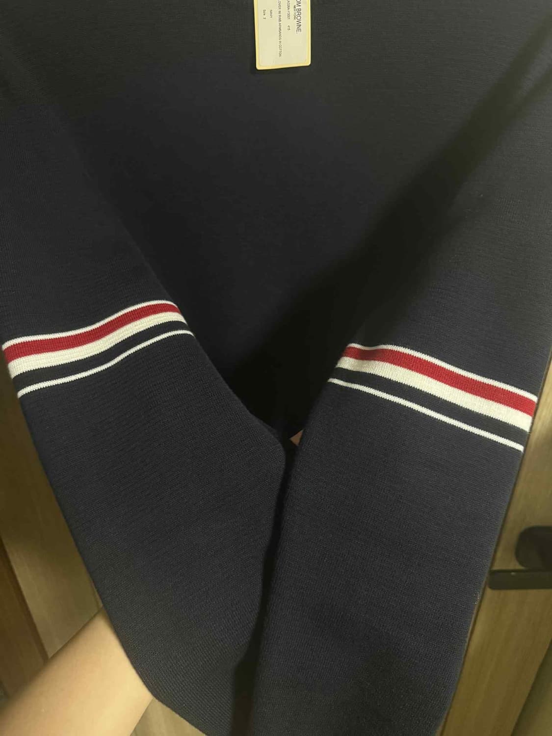 톰브라운 밀라노스티치 암밴드 니트 네이비 2 상품이미지3