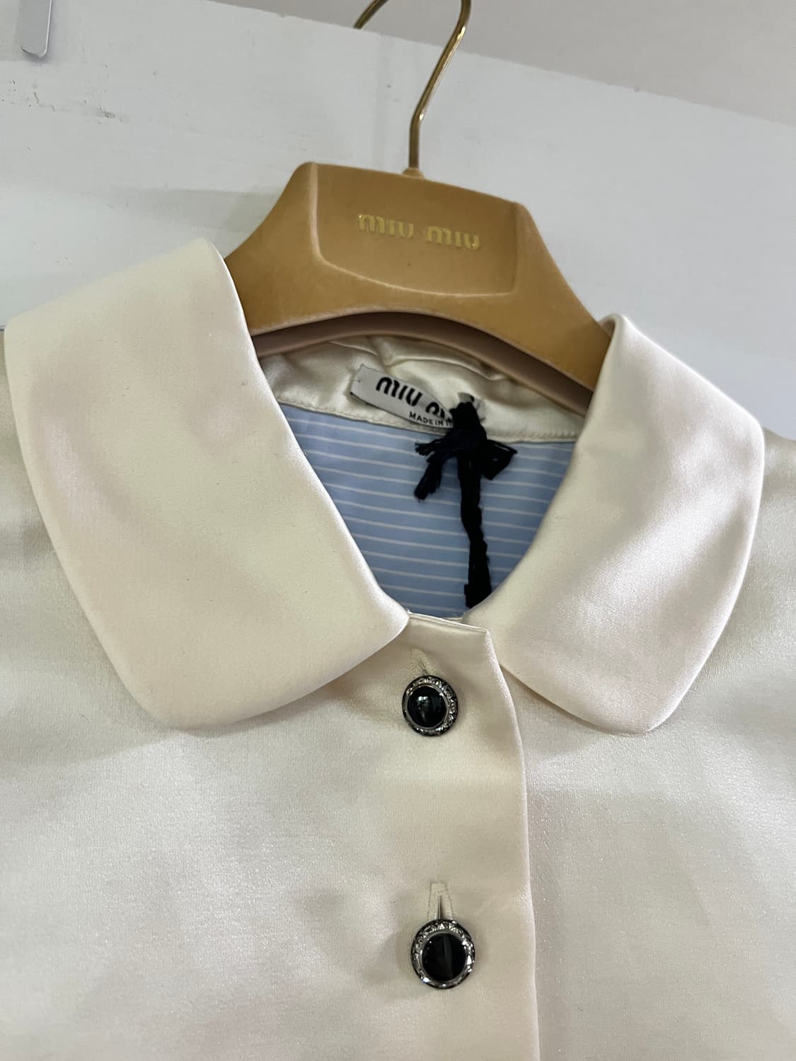 미우미우 스트라이프 배색 크롭 셔츠 38 상품이미지3