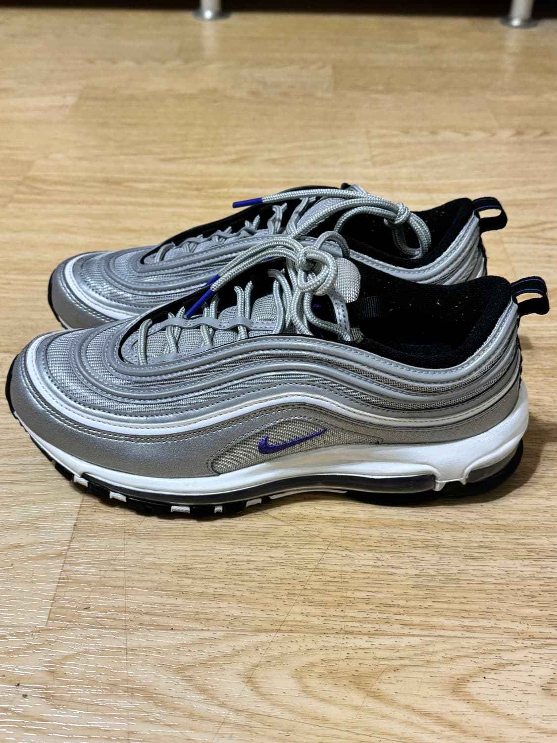 나이키 에어맥스 97 메탈릭 실버 260mm 상품이미지3