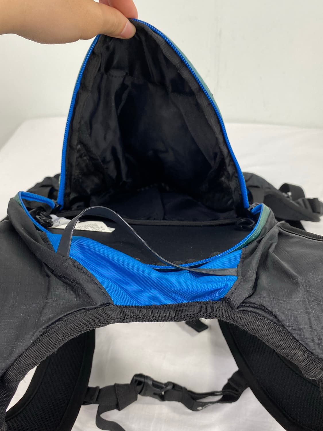 컬럼비아 아크 점퍼 13L 트래킹 백팩  상품이미지3