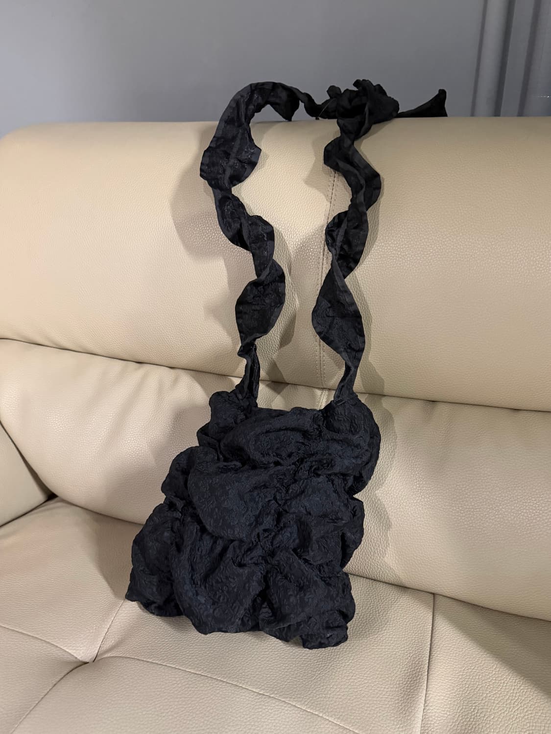 pattern shirring detail cross bag 상품이미지1