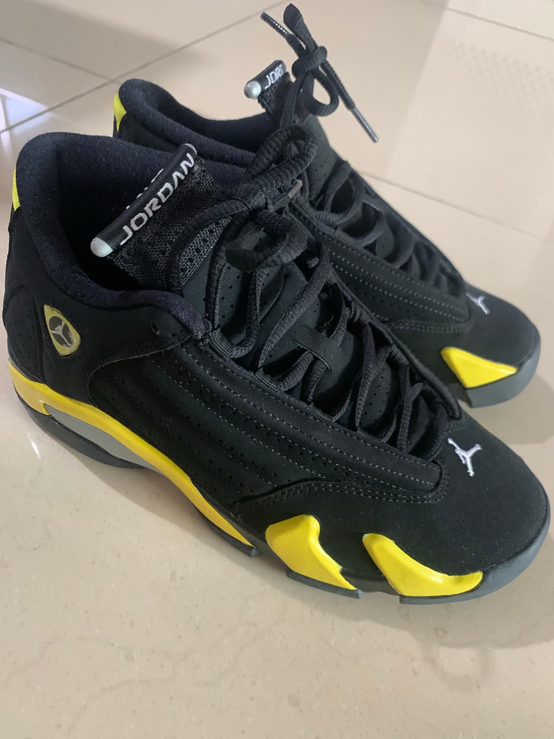 조던 14 레트로 썬더 블랙/옐로우 상품이미지3
