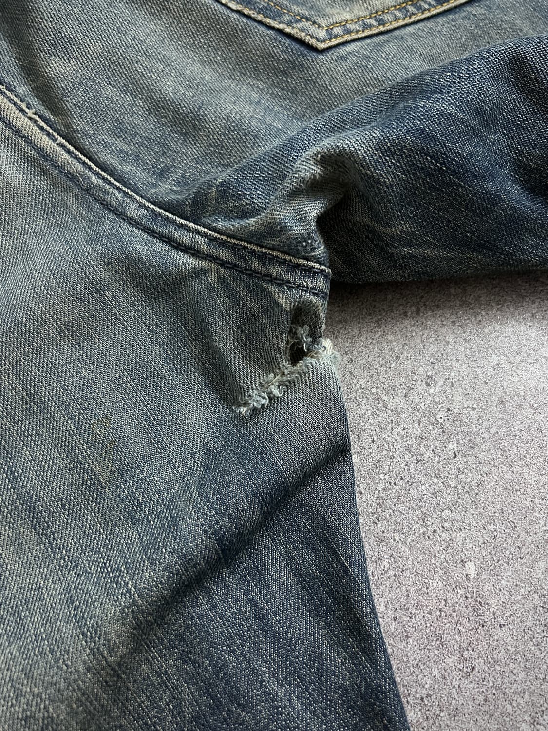 디젤 사파도 디스트레스드 데님 팬츠 상품이미지6