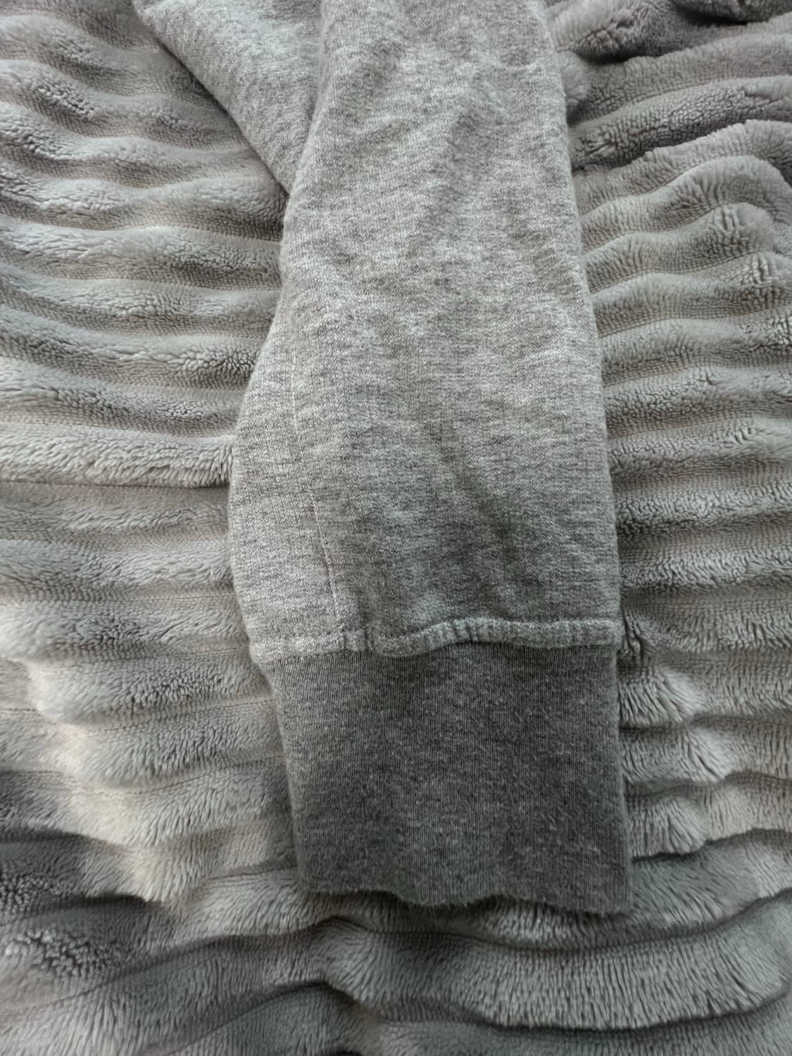 XL 사이즈 CP컴퍼니 회색 롱슬리브 상품이미지3