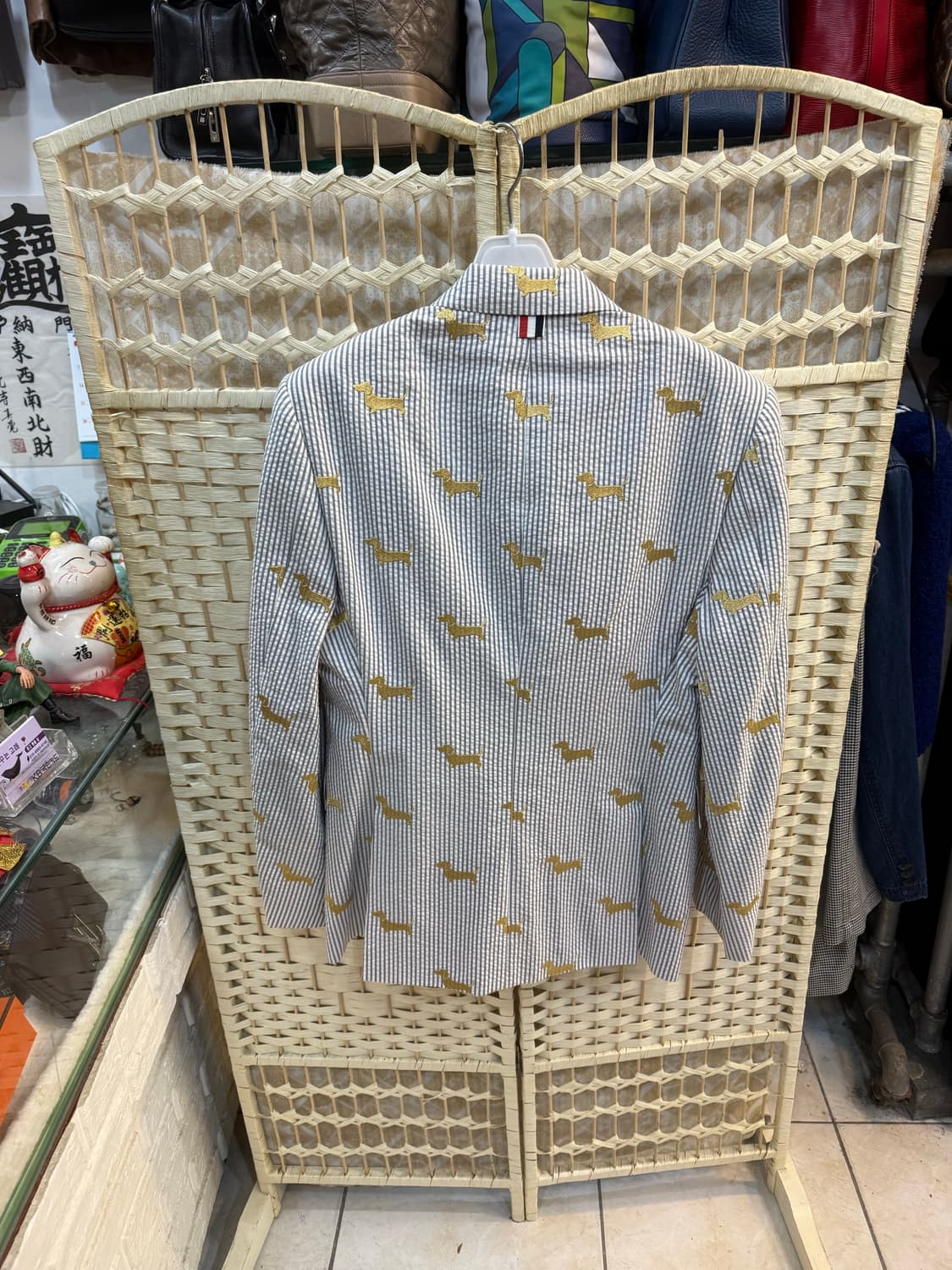 3/100 정품 톰브라운 골드도그 자수 버블 자켓 팝니다 상품이미지8