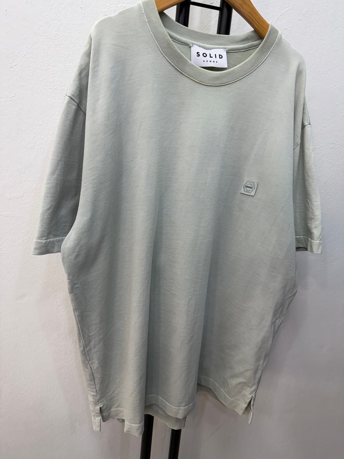 정품) 솔리드옴므 24ss 백로고 반팔 티셔츠 48 상품이미지2