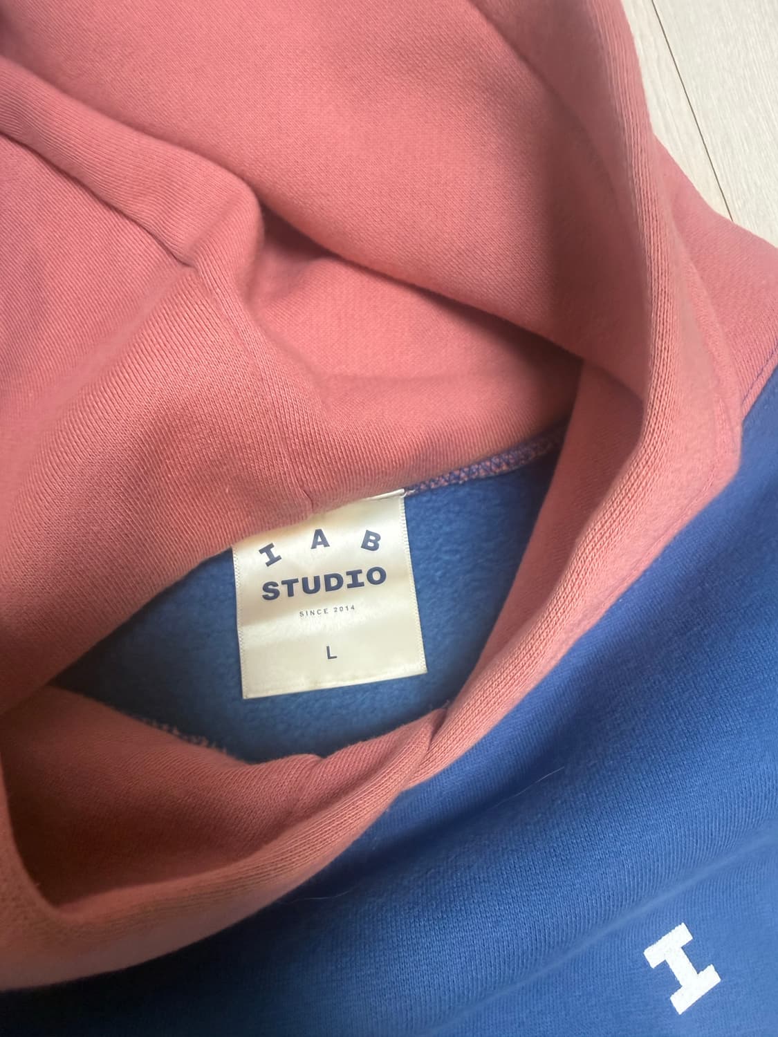 아이앱 스튜디오 X JTBC 후드티 상품이미지3