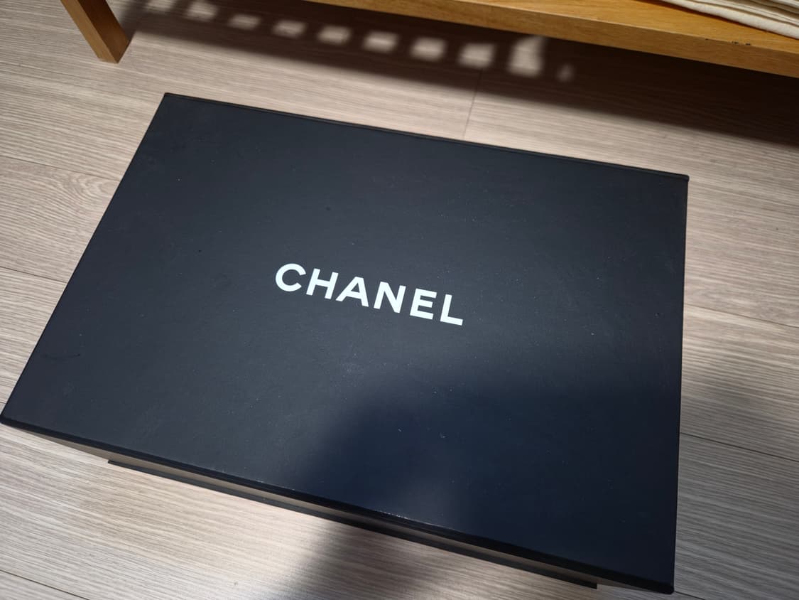 샤넬 보이백 미듐 캐비어 블랙 빈티지 은장 상품이미지7