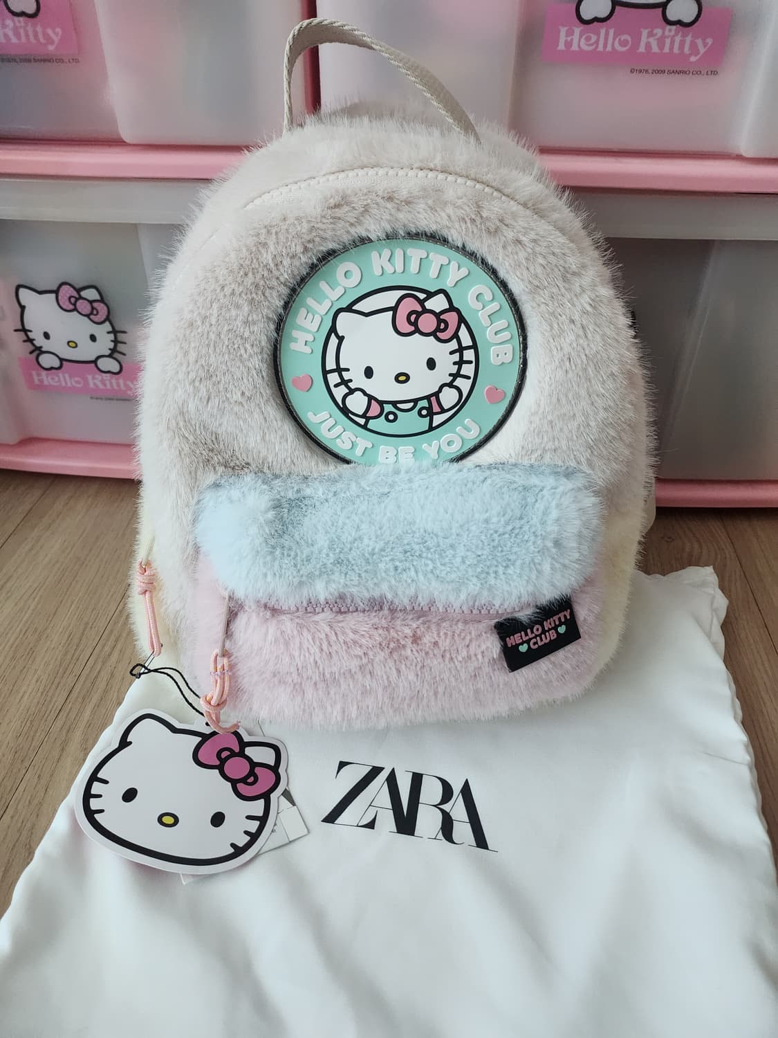 자라 헬로키티 콜라보 백팩 상품이미지1