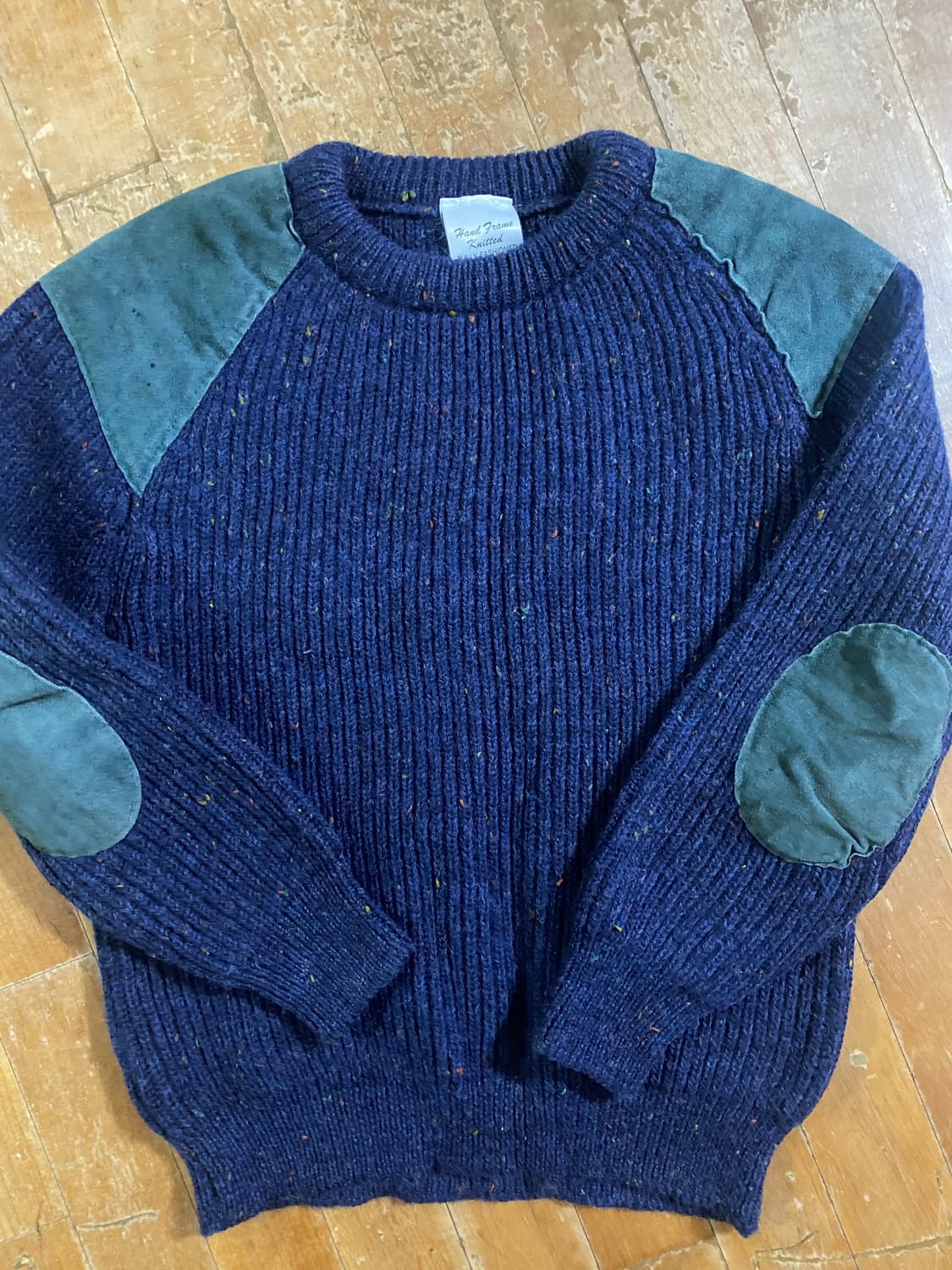 울마크 밀리터리 네이비 스웨이드 덧댐 니트(105) 상품이미지1