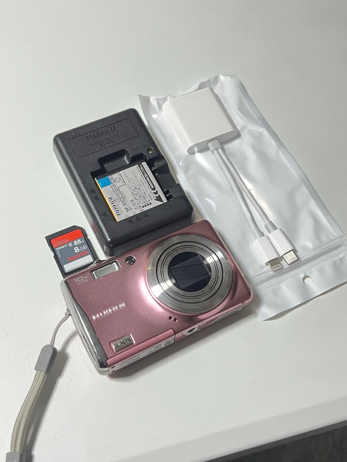 아일릿 원희 카메라 후지필름 파인픽스 F70EXR 상품이미지2