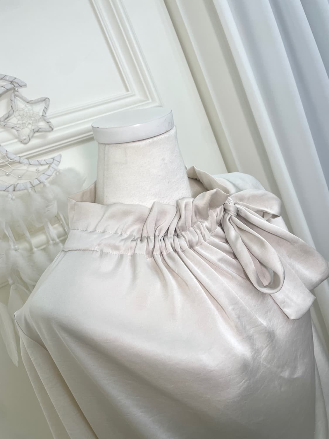 beigeivory satin neck shirring bow beaut 상품이미지6