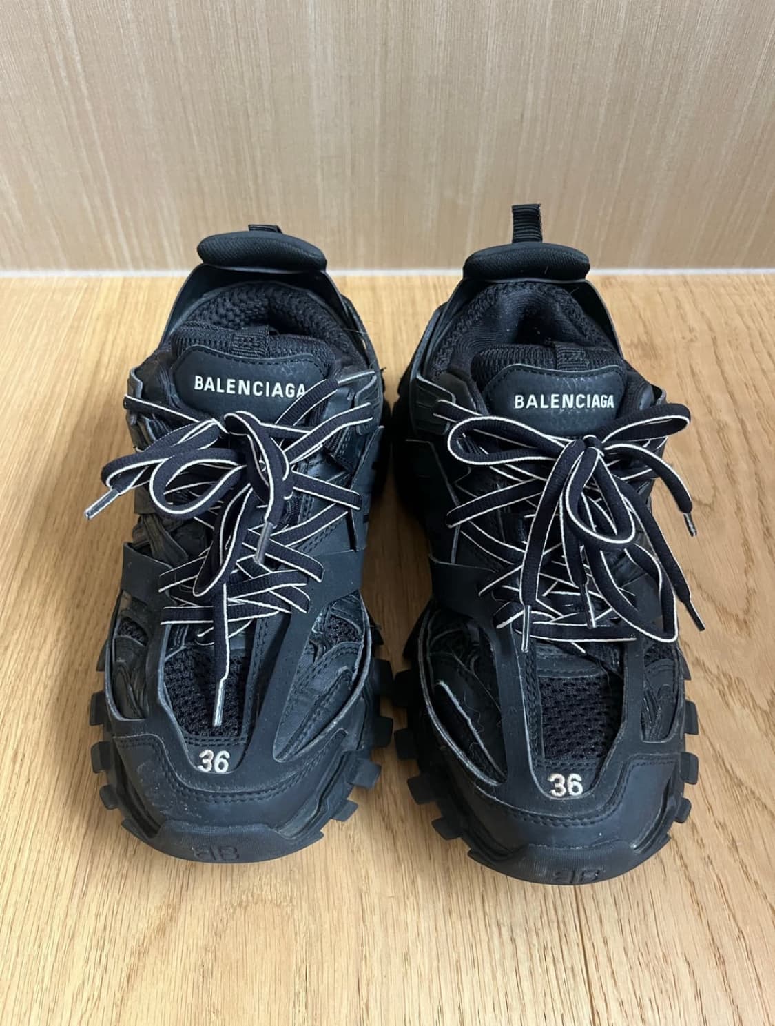 발렌시아가 트랙 스니커즈 블랙 36 상품이미지1