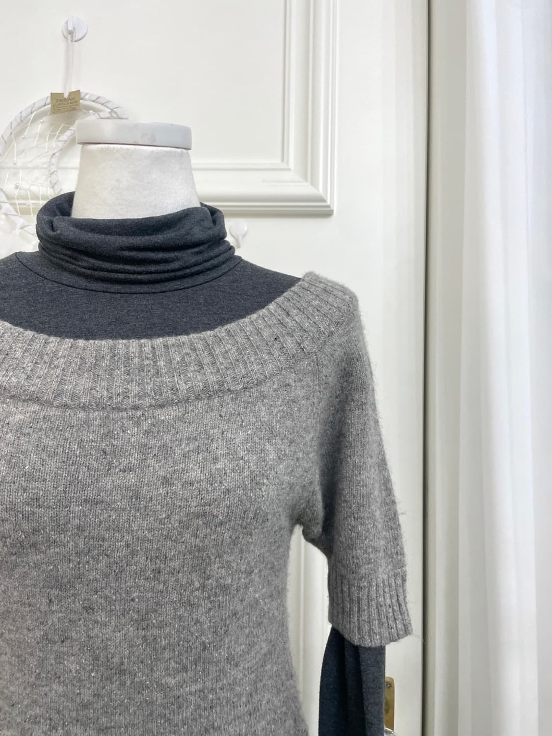 gray off-shoulder wool half sweater&char 상품이미지6