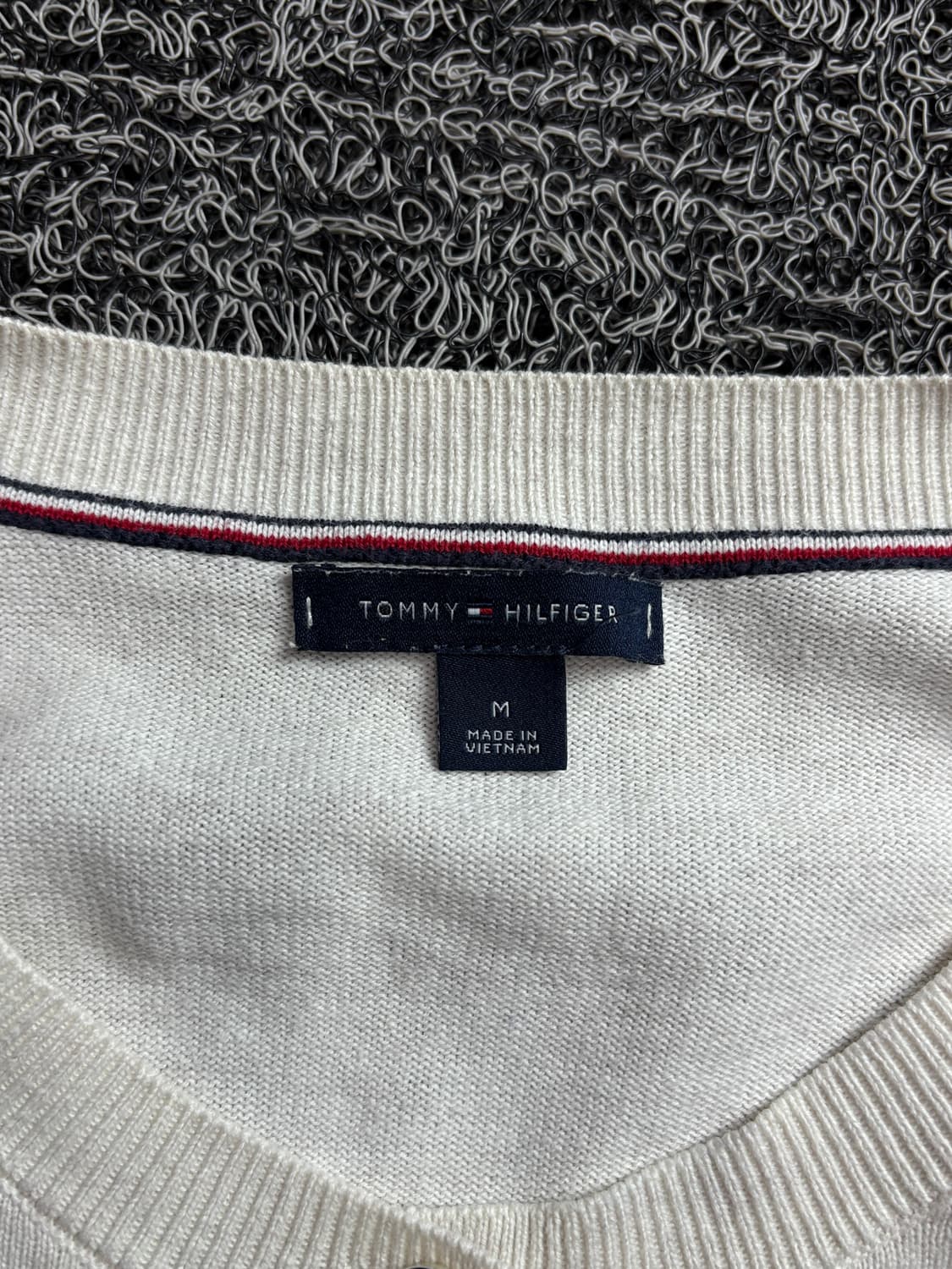 타미힐피거 우먼스 미니멀 타이트핏 가디건 2077 상품이미지3