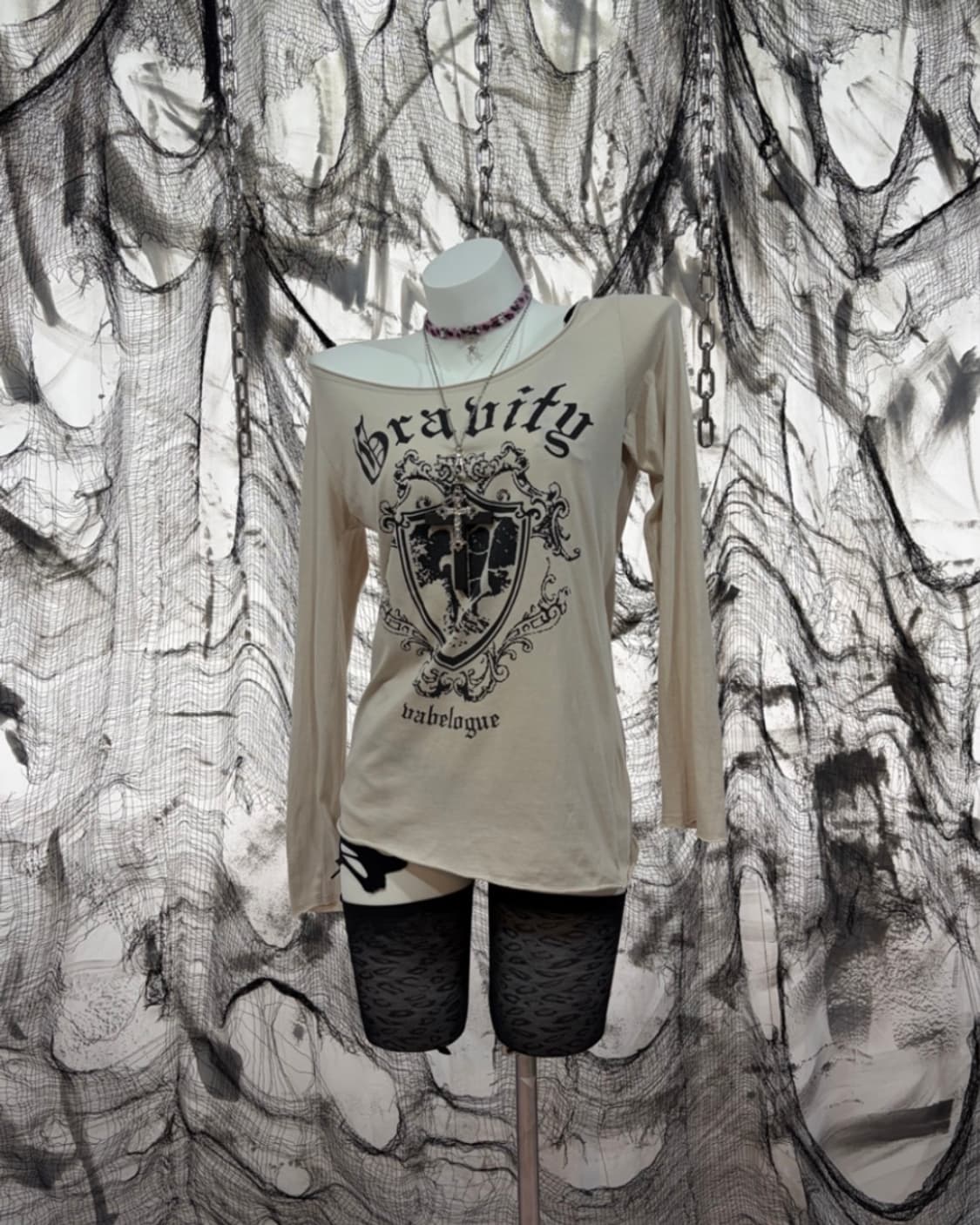 Y2k Grunge lettering off-shoulder  상품이미지1