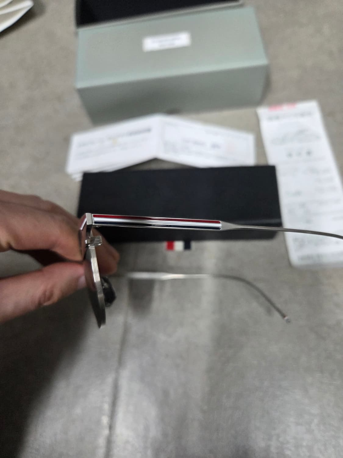 레어))톰브라운 티타늄 실버 삼선 선글라스 상품이미지2