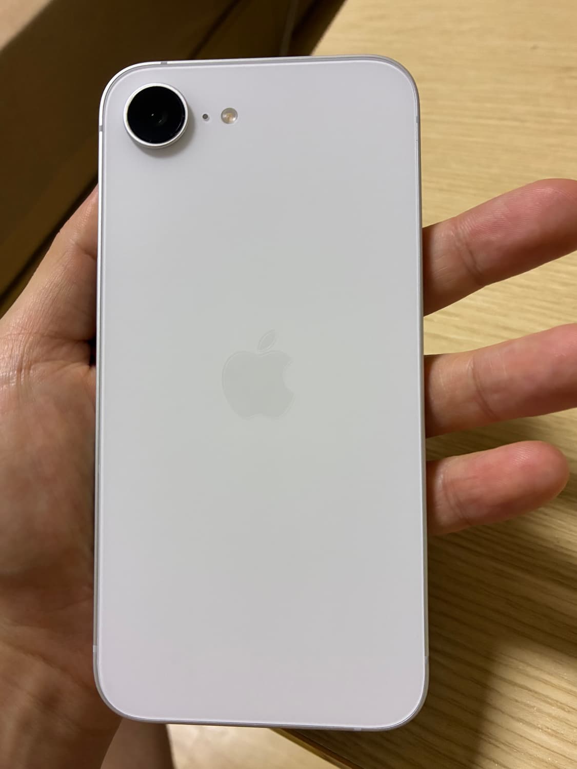 아이폰16e/512GB/화이트/배터리성능100%/SS급 상품이미지4