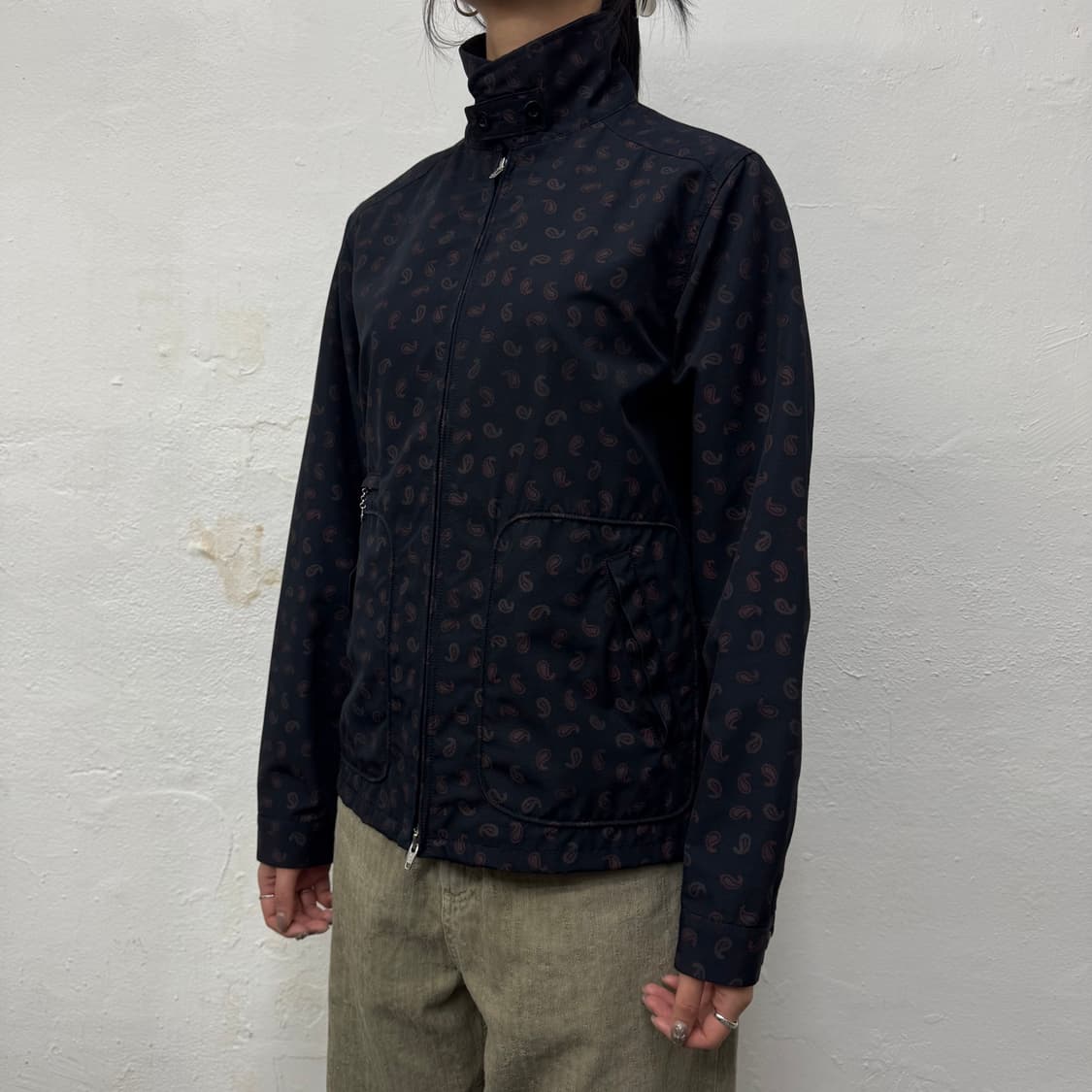 빔즈+(BEAMS+) 블랙컬러 페이즐리 패턴 더블 집업 스윙톱 자켓 상품이미지2