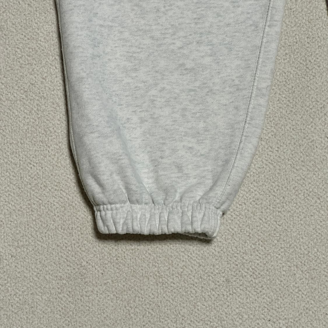 엄브로 뉴 레터링 아트워크 기모 조거 팬츠 상품이미지5