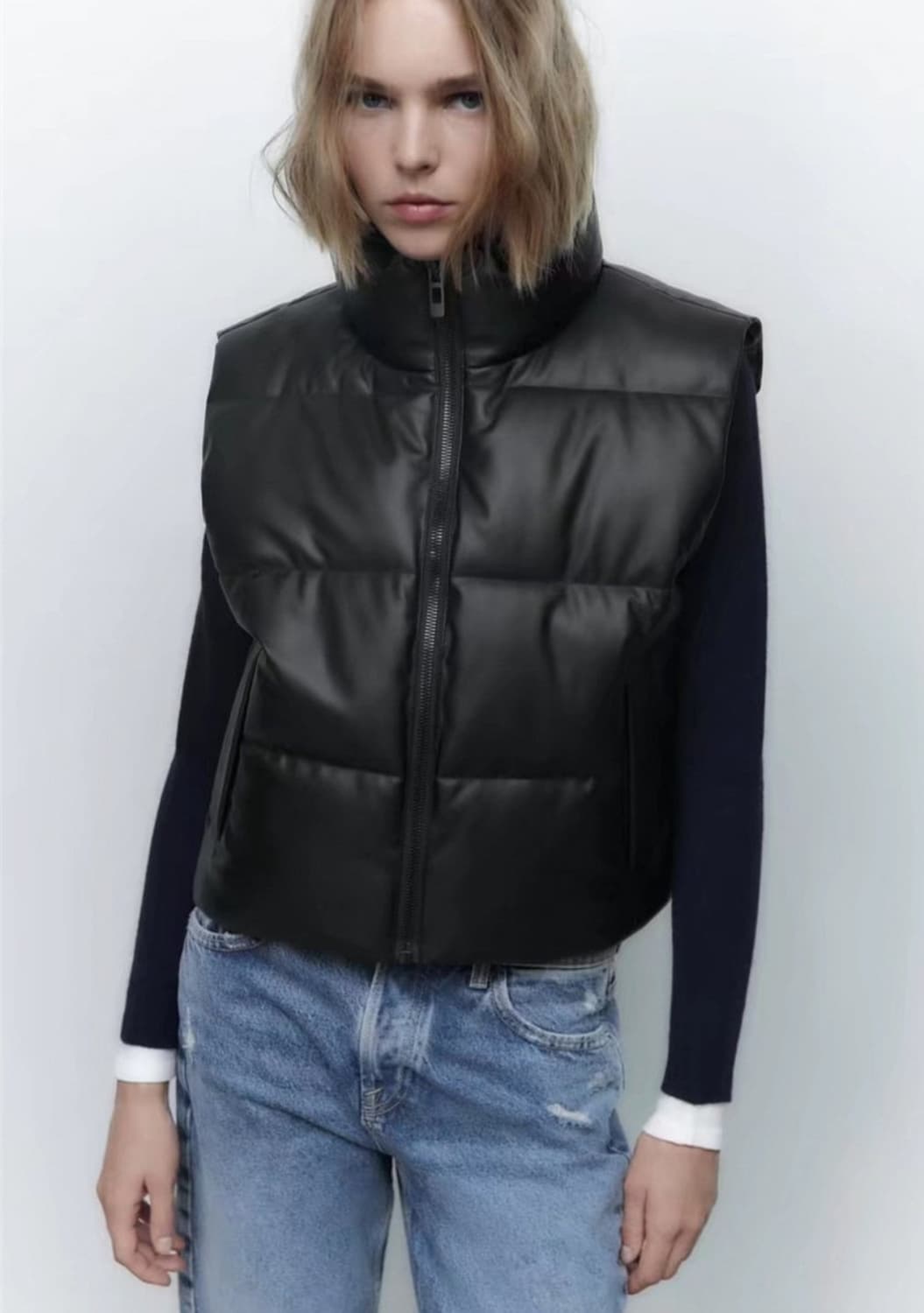 자라(ZARA) 레더 크롭 패딩 베스트 S size 상품이미지2