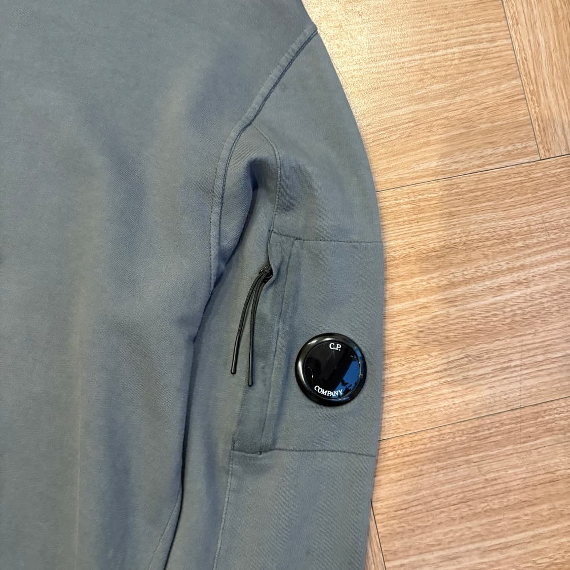 씨피컴퍼니 리 컬러 차콜 렌즈 롱슬리브 상품이미지3