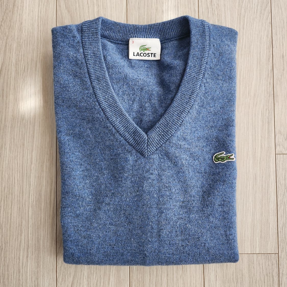 《라코스테 V넥 니트 》
●A급상태 
●표기사이즈 3 (55~66) 상품이미지1