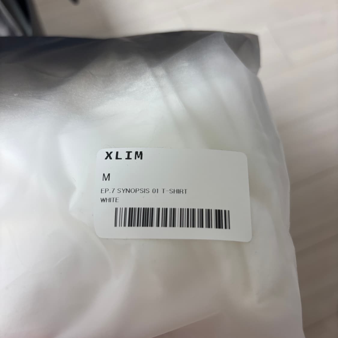 Xlim 엑슬림 EP.7 SYNOPSIS 01 T-SHIRT 상품이미지3