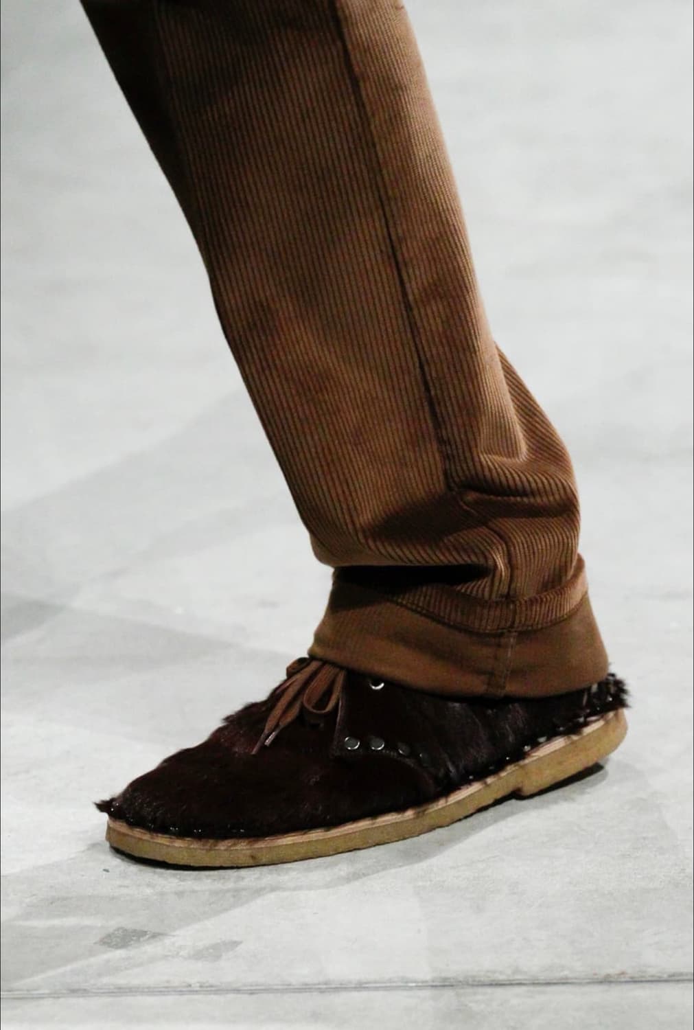 [39] 프라다 17FW 스터드 퍼 처카부츠 상품이미지1