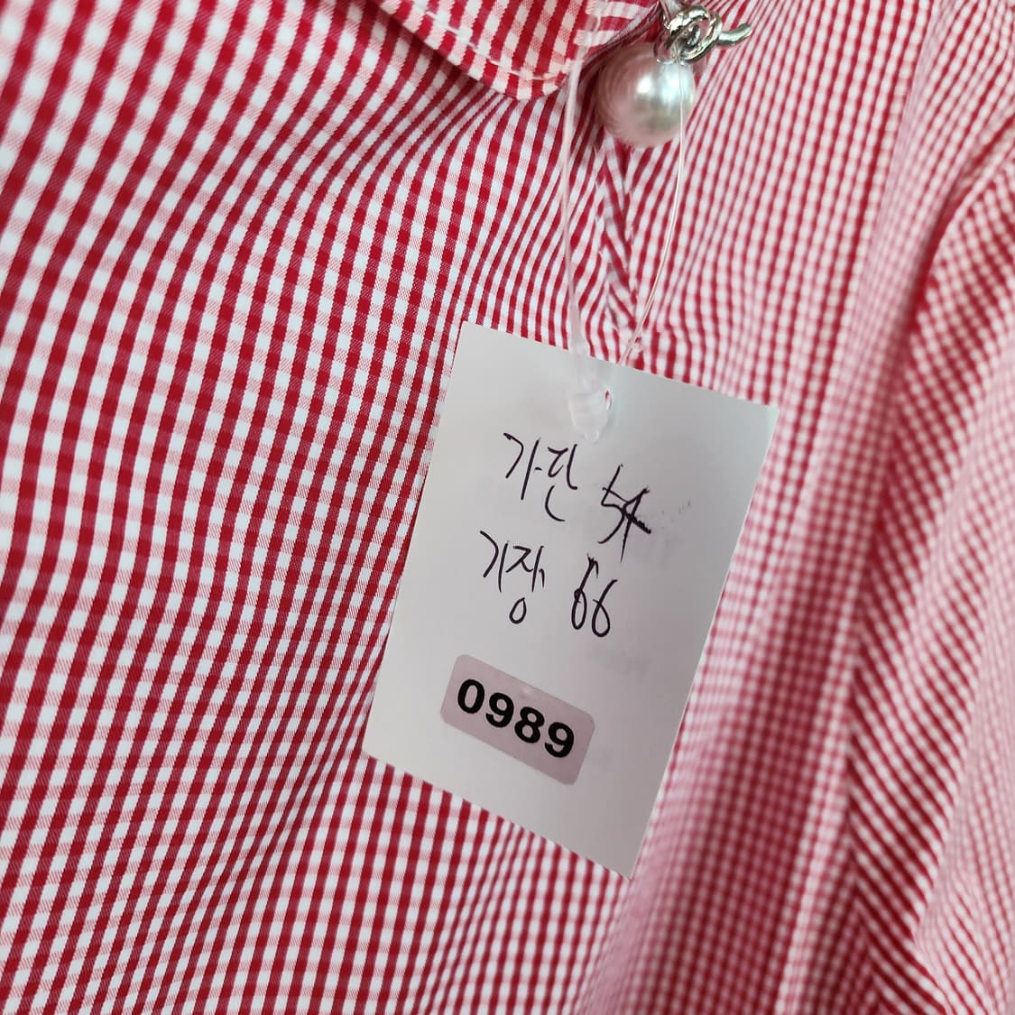 리본 진주 장식 레드 체크 패턴 블라우스 7부 상품이미지6