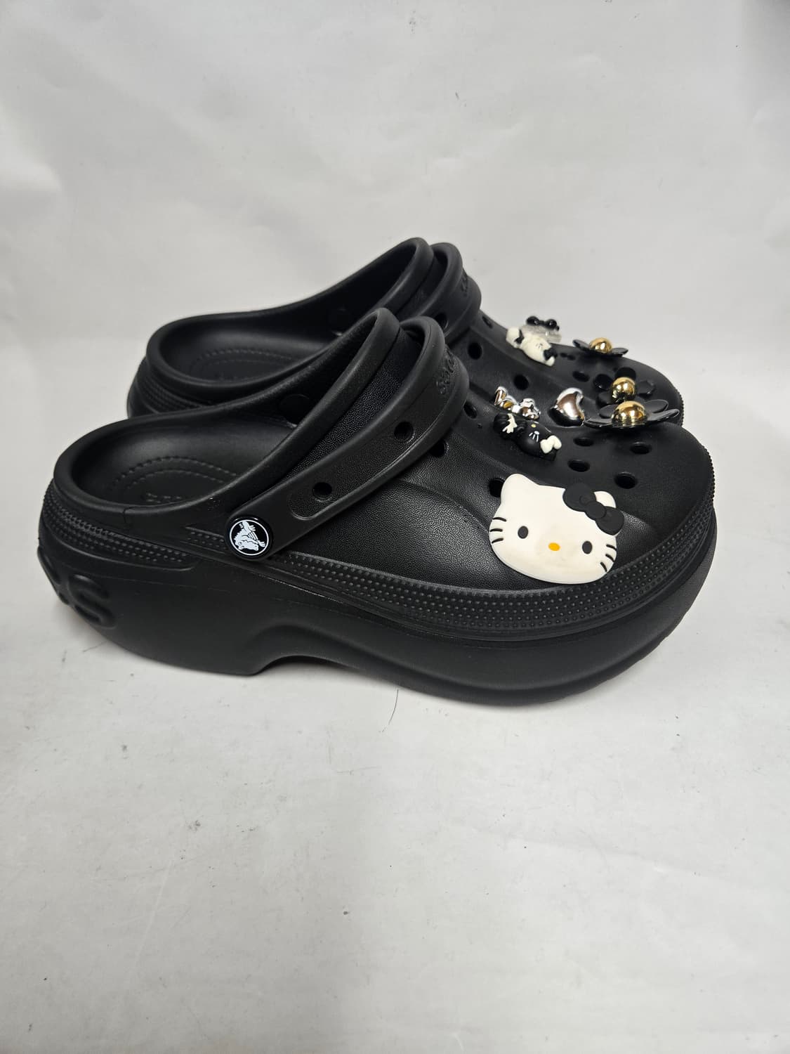 크록스 클래식 크러쉬 블랙 샌들 키티 지비츠 장식 M7.W9 상품이미지1