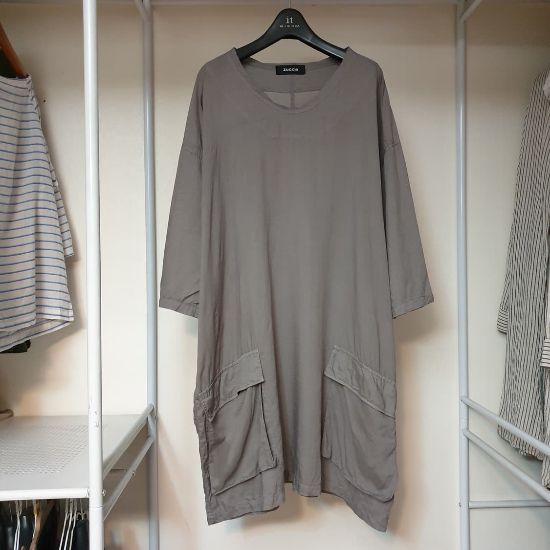 (매장판)ZUCCA 주카 친환경 리오셀소재 플랩포켓 포인트 루스핏 원피스 상품이미지2