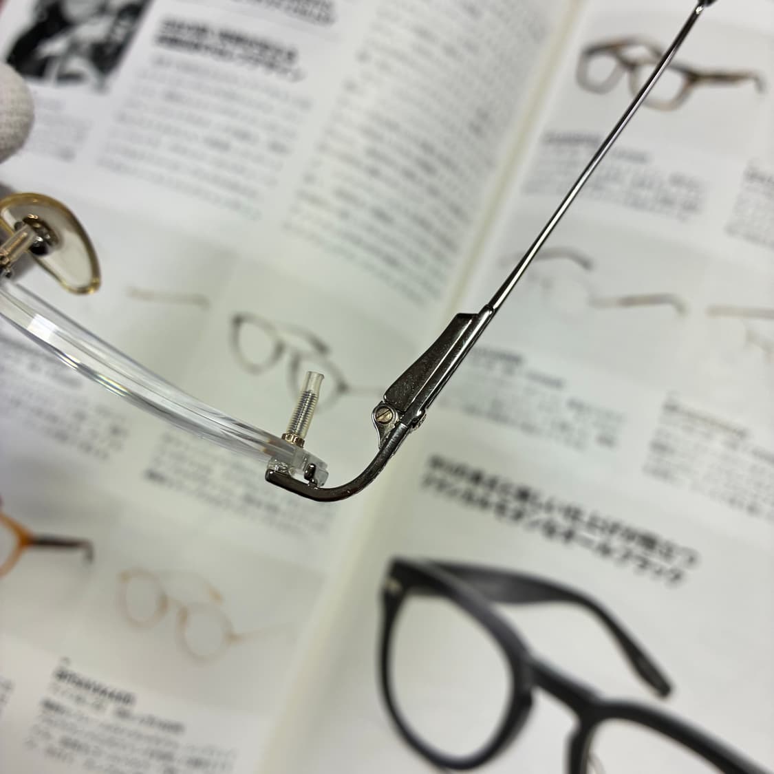 Louis Feraud Paris루이 페로 실버 티타늄 무테 안경 상품이미지4