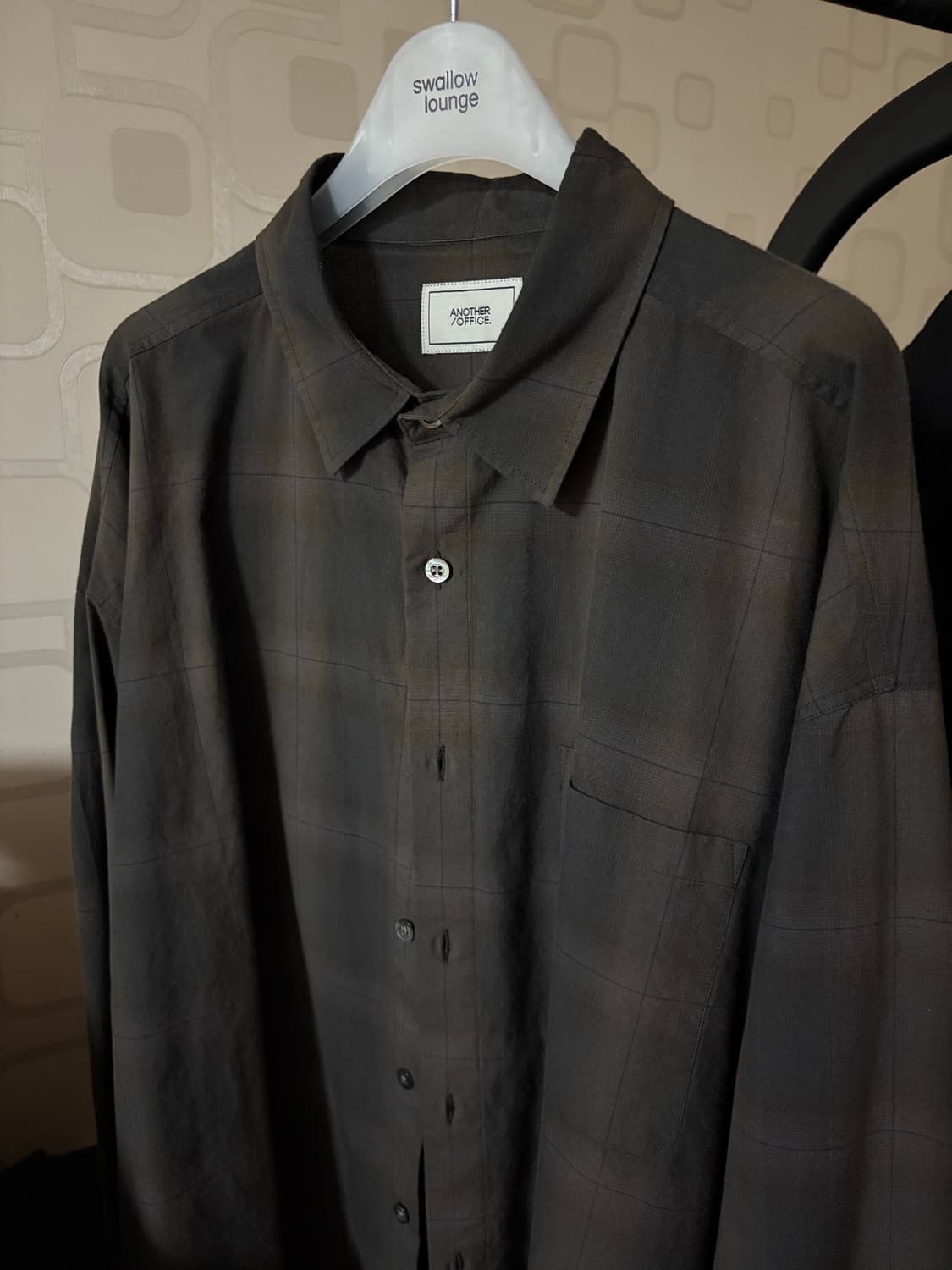 [1] 어나더오피스 릴렉스 옴브레 셔츠 브라운 상품이미지2