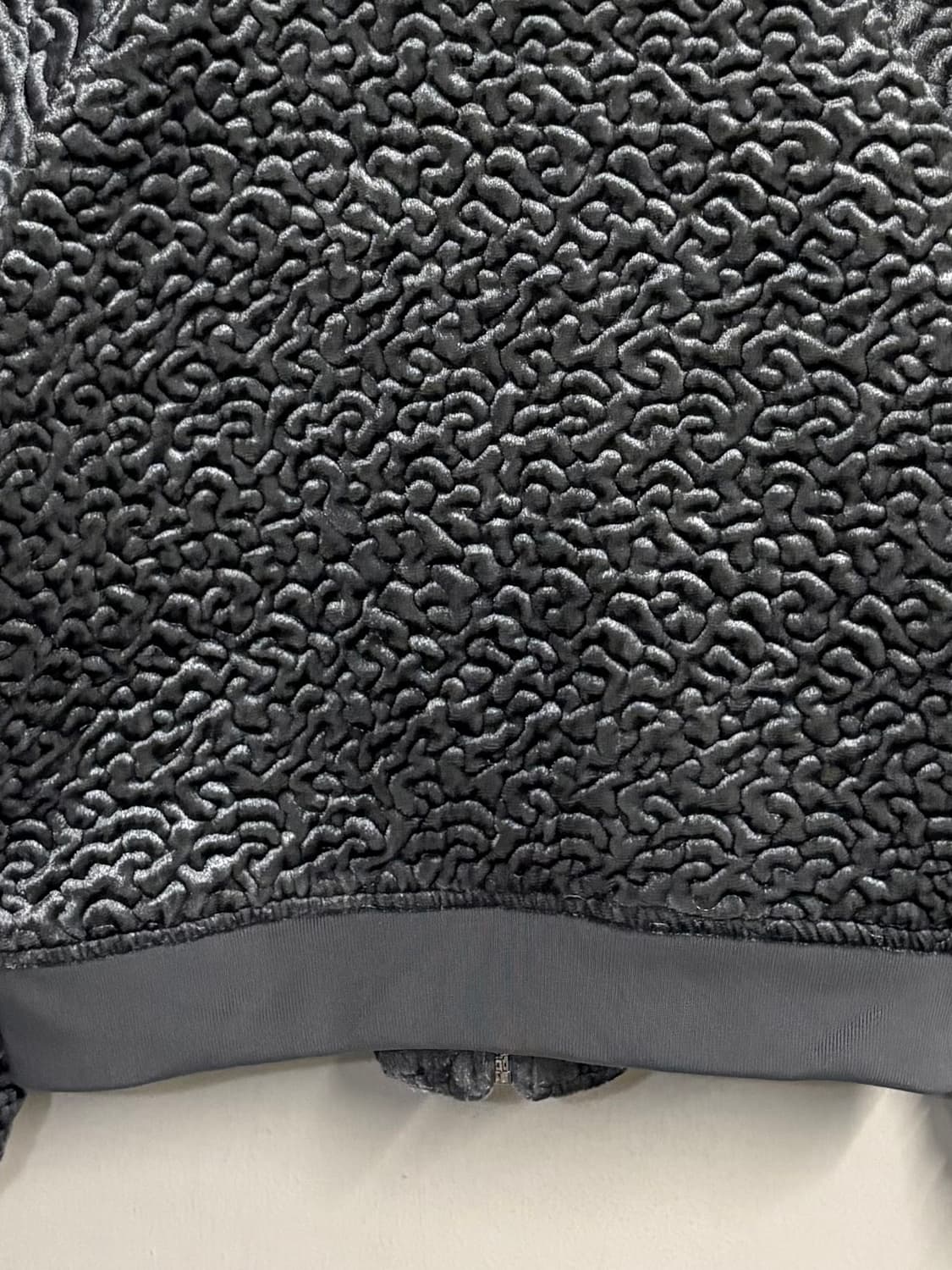 GUESS embossed velvet bomber jacket 상품이미지6