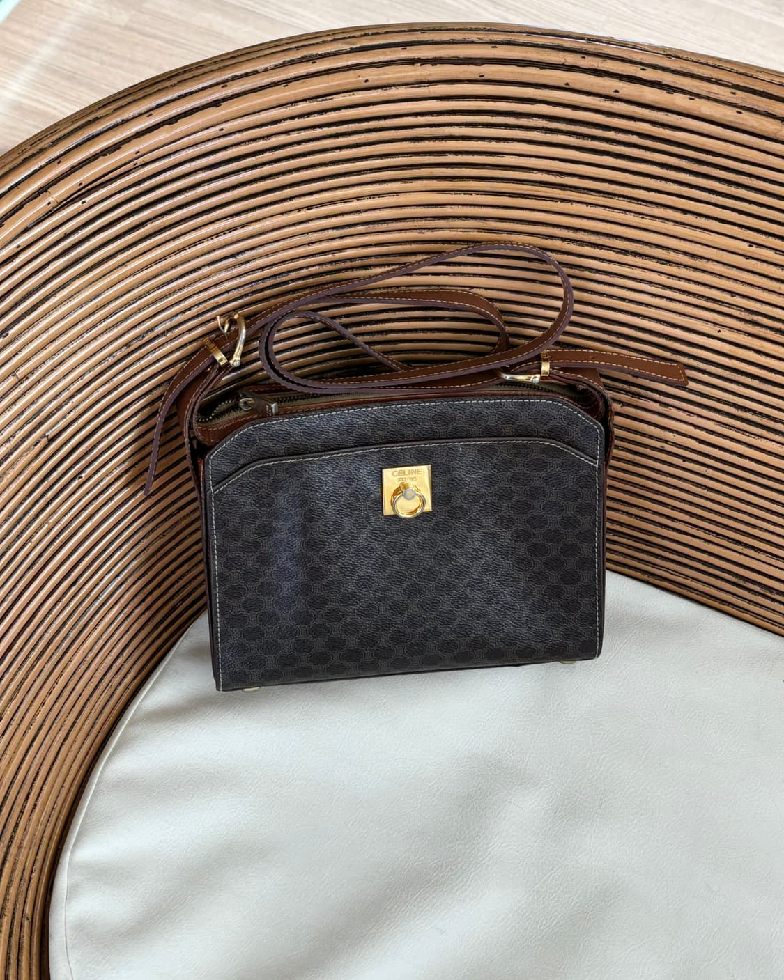 셀린느 브라운 마카담 크로스백  상품이미지2