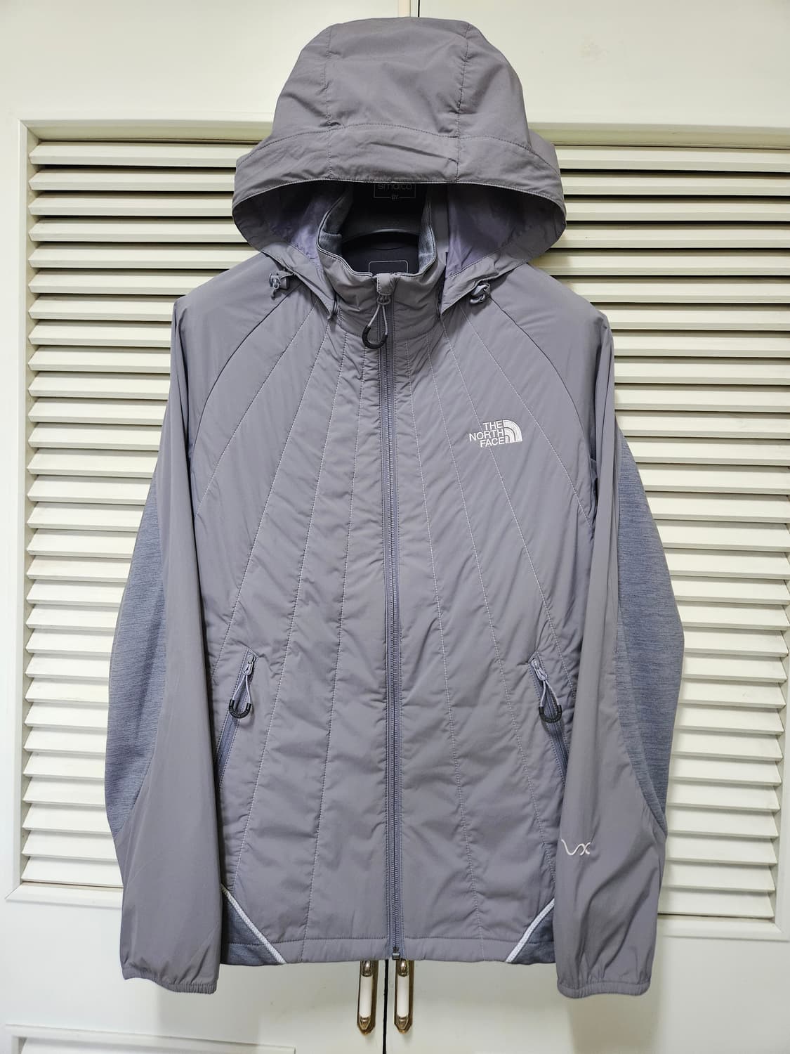 노스페이스 남성 경량 후드 자켓 100 바람막이 상품이미지1