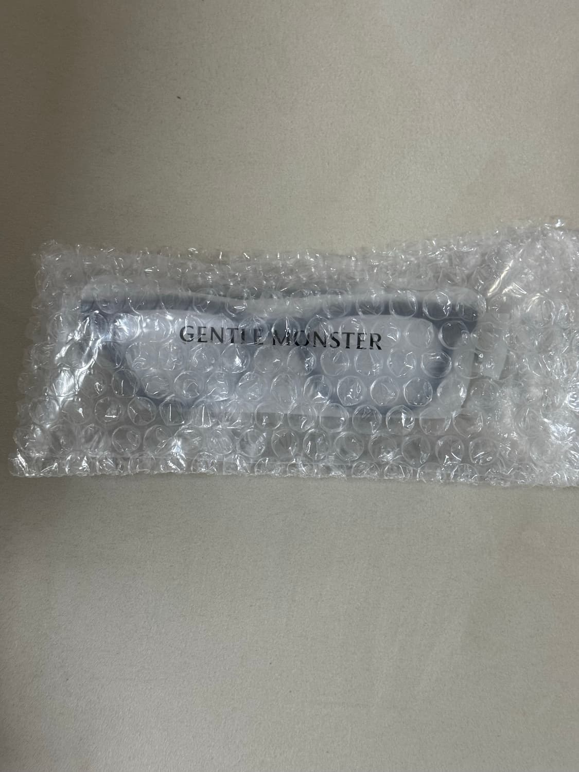 젠틀 몬스터 x 메종 마르지엘라 MM010S 블랙 상품이미지1