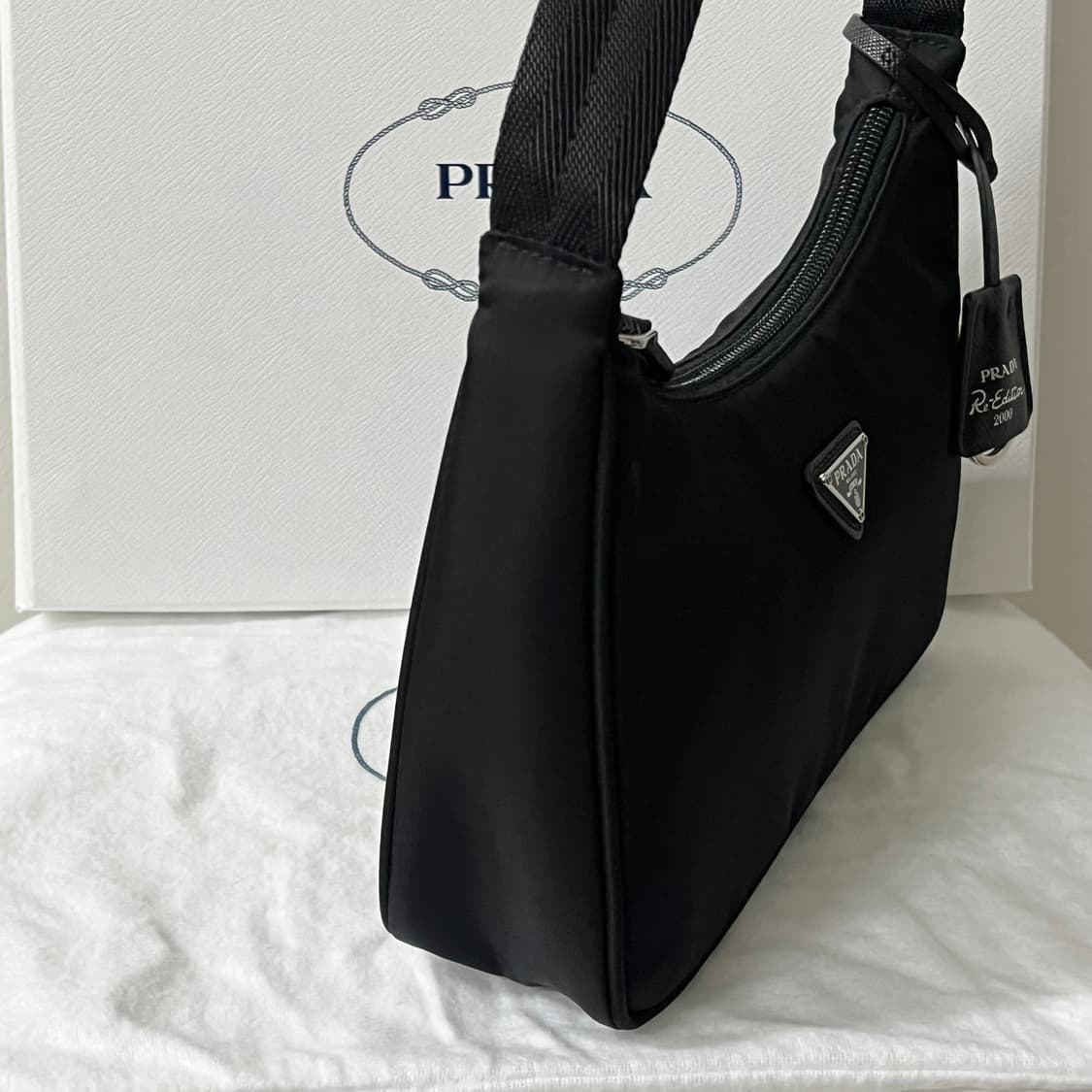 [S급/풀박스] 프라다 2000 리에디션 테수토 호보백 가방 블랙 상품이미지4