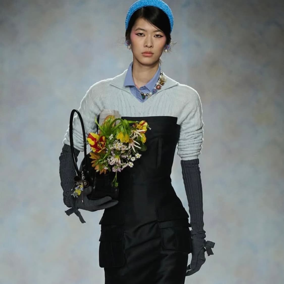 [6,8,10]슈슈통 25fw 캐시미어 브이넥 니트/블루 상품이미지1