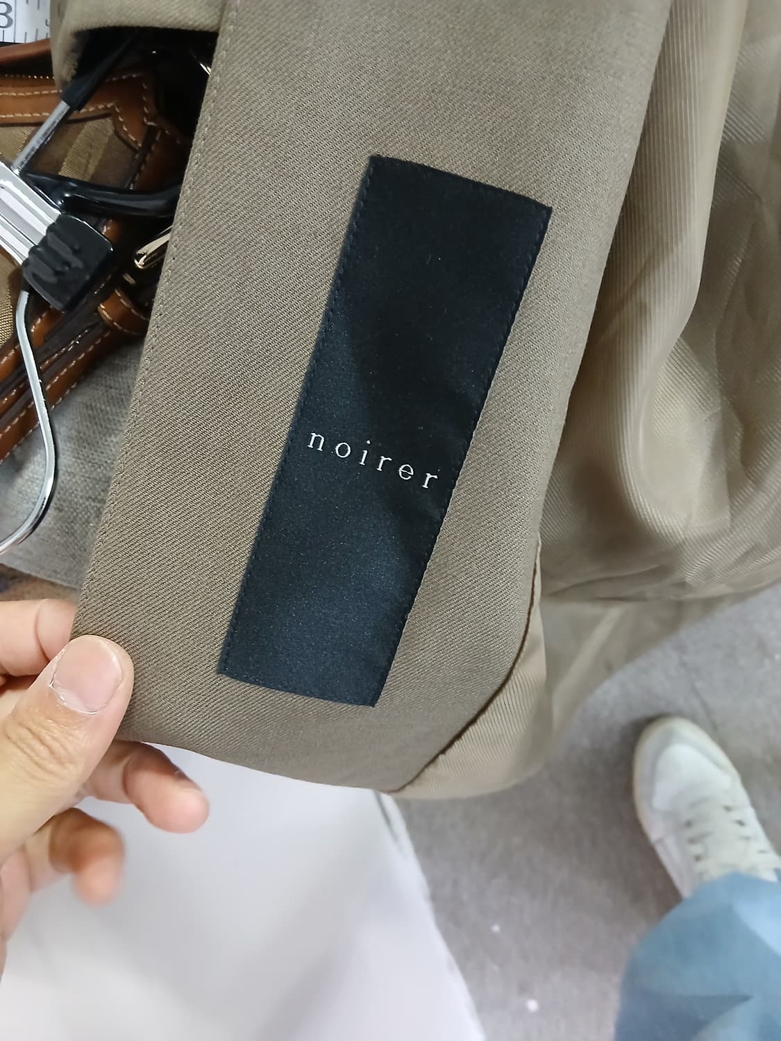 노이어 카키색 남성용 롱 코트 상품이미지5