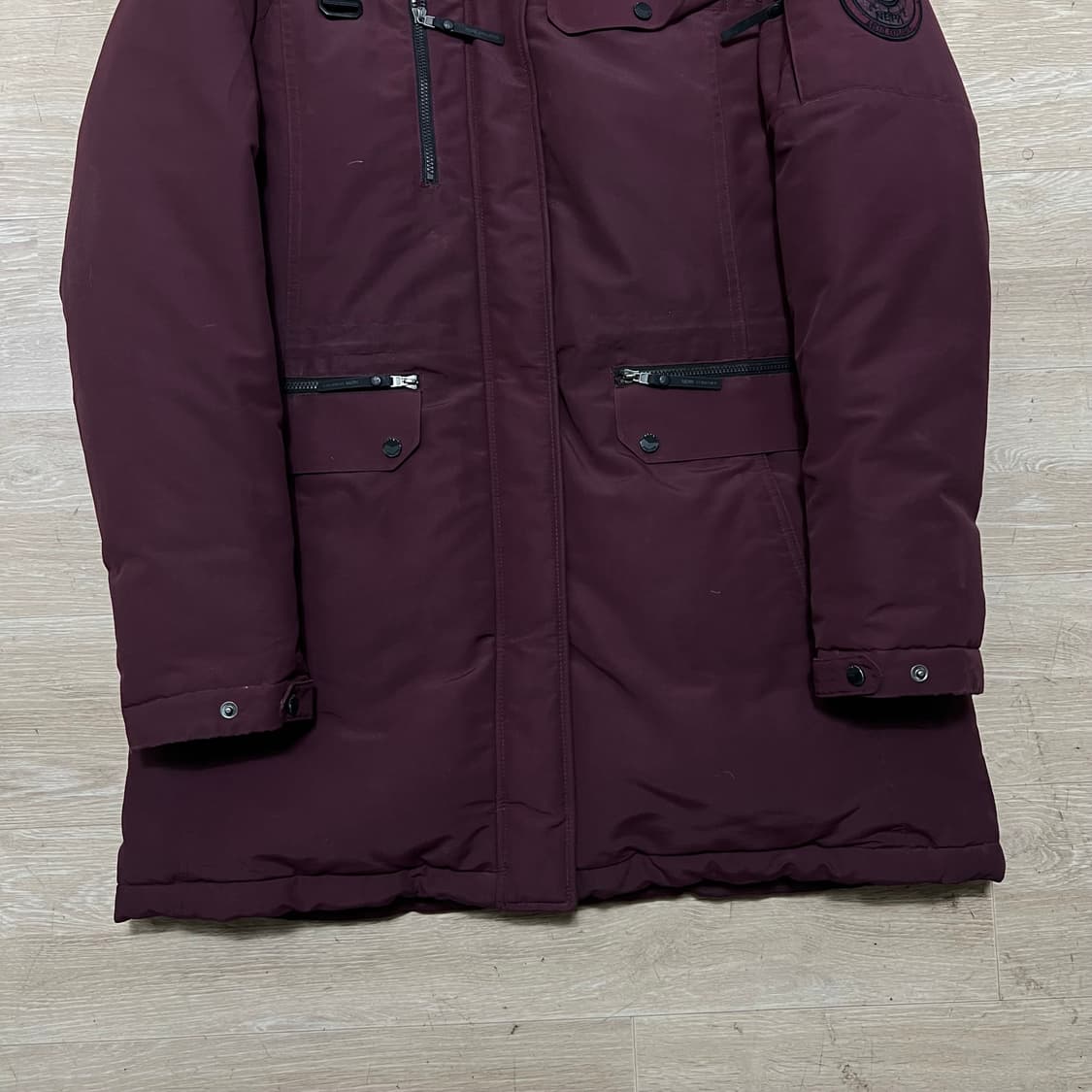 네파 구스다운 라쿤퍼 후드 와펜 미디엄 패딩 점퍼 [버건디] L/100 상품이미지3