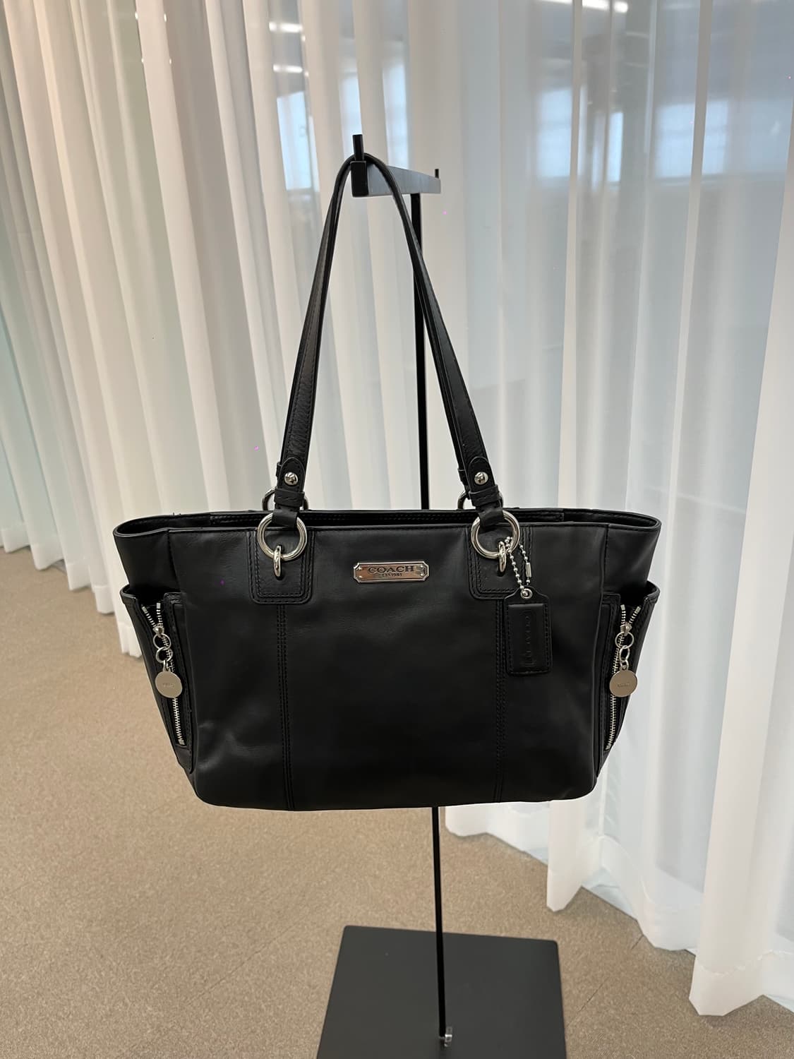 Coach Black Square Shoulder Bag 상품이미지1