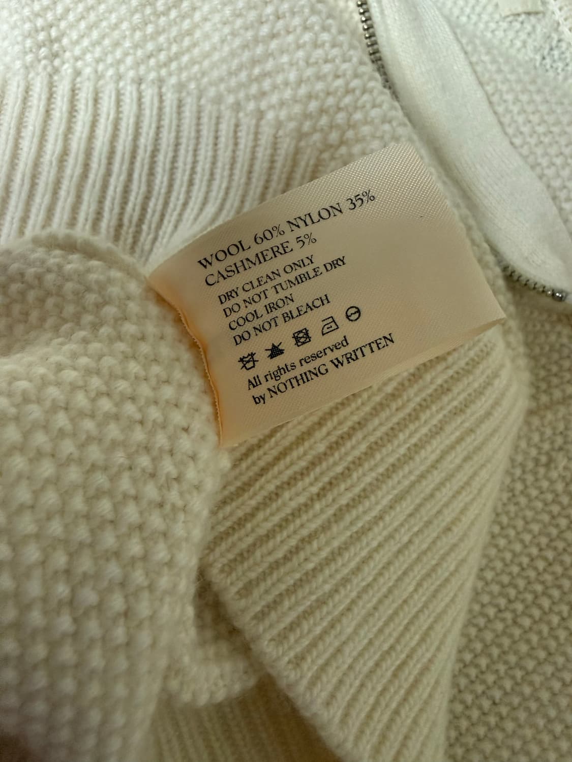 낫띵리튼 집업 니트 상품이미지5