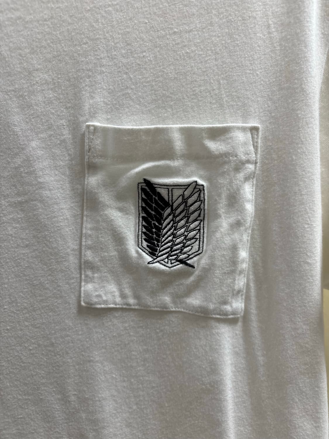 유니클로 일본 한정 진격의 거인 콜라보 반팔 티셔츠 상품이미지4