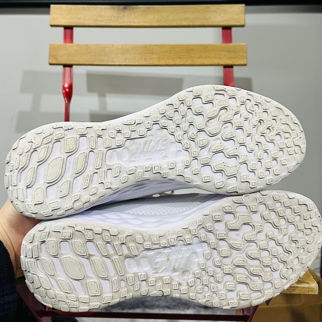 275) 나이키 운동화 남성 남자 런닝화 레볼루션 화이트 상품이미지6